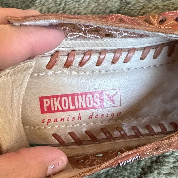 PIKOLINOS Women's Floral Cutout Leather Loafers - Tan - Picture 4 of 9